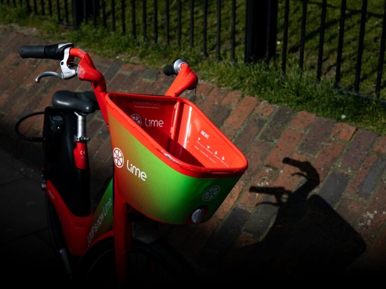 Can using an electric scooter help burn calories?