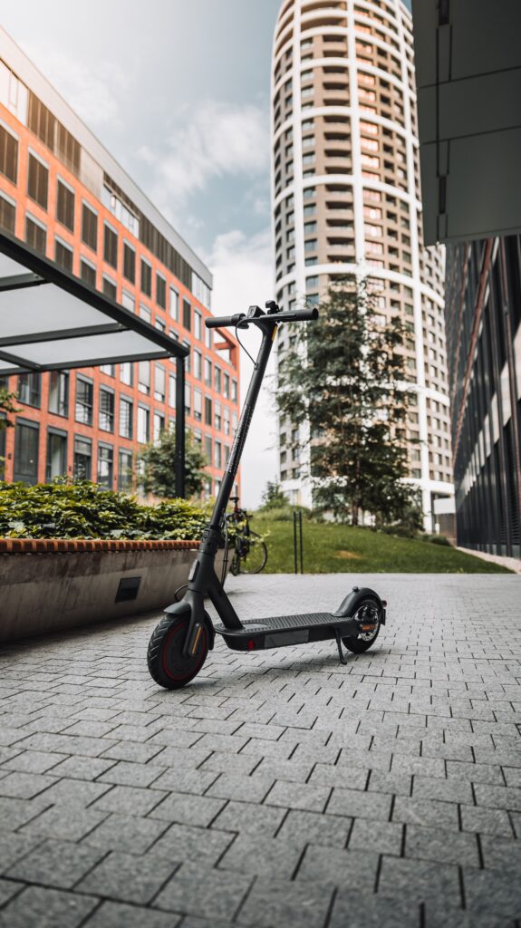 Exploring the Featherweight Electric Scooter: The NIU KQi Air