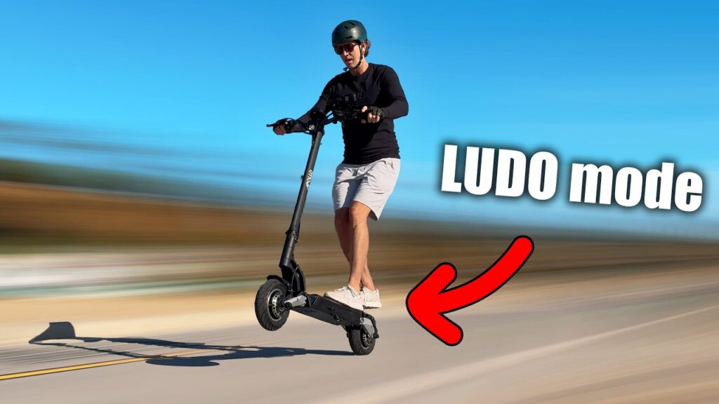 Juiced Joyrides reviews the Apollo Phantom electric scooter