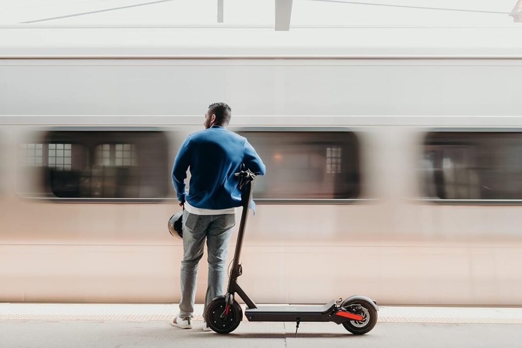 Hover-1 Renegade Electric Scooter, 18MPH, 33 Mile Range, Dual 450W Motors, 7HR Charge, LCD Display, 10 Inch High-Grip Tires, 264LB Max Weight Commuter Scooter for Adults and Teens.